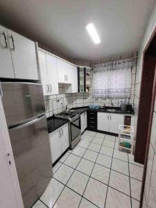 Apartamento amplo em Meia Praia sc