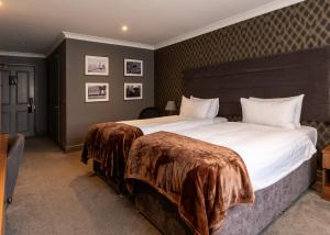 Superior Twin Room room in The Chesterton Hotel