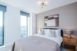 Leeds City Skyline Views - 2 Bed Flat