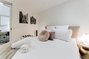 Deco Inspired Delight Near Mavel by Custom Bnb Hosting