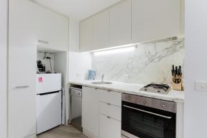 Deco Inspired Delight Near Mavel by Custom Bnb Hosting