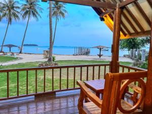 Arys Lagoon Bungalow & Hotel