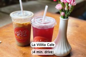 Cozy 1BR Haven w Pool, Gym, Steps from Riverwalk