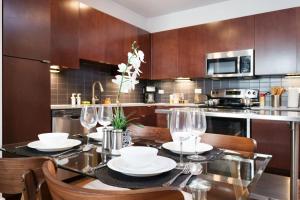 Sleek 1BR-Southtown Near Rvrwalk, Dome & Conv