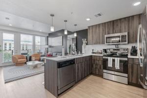 Stylish 1BR w Parking, Near Temple Square & Delta Center