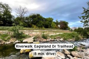 Spacious 1BR w Pool&Prkng, Near Rvrwlk & Conv Ctr