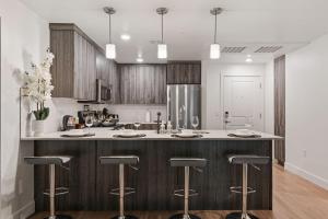 Stylish 2BR w Parking, Near Temple Sq & Delta Ctr