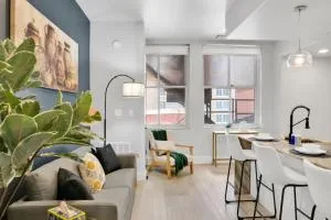 Modish 1BR BOK, Near Blue Dome, Pets Allowed - Sperry