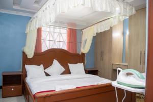 Highlander Bluzz Furnished Apartment