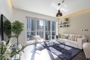 Free housekeeping visits during your stay - StayShort - Cozy 1-Bedroom Apartment at West Avenue Tower near Marina beach