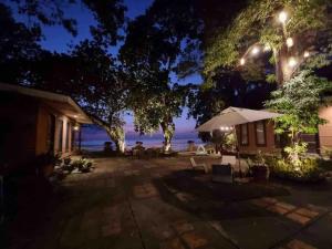 Coral Suites - casitas & apartment on private beach