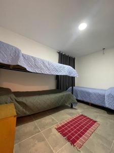 Casa con pileta a 2 cuadras del río