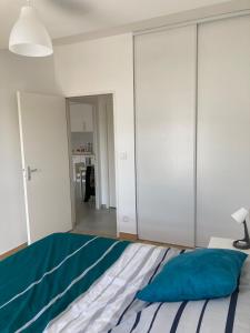 Appartements Entre ville et ocean, 3 etoiles, lumineux et calme en plein centre-ville : photos des chambres