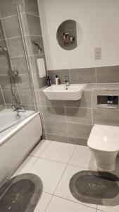 Modern 2 Bedroom Apartment