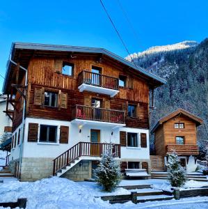 4 Bedroom, 4 Bathroom, Hot Tub, Chamonix Centre