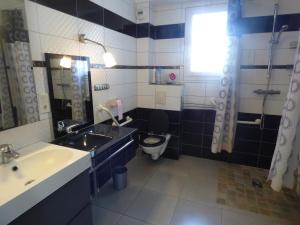 Gîte Brinchette avec piscine intérieure