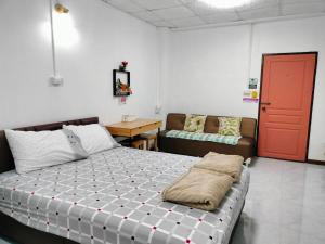 Sweet Rooms WATCHARAPHOL