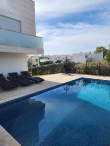 Casa Rogel by Armação de Pêra with Heated Pool and Games Room