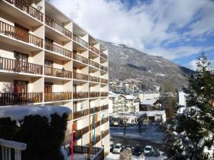 Appartements Charmant T2 au Centre de Brides-les-Bains avec Balcon, Parking et WIFI - FR-1-512-194 : Appartement (4 Adultes)