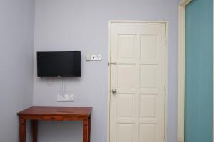 Hotel Sixty Nine
