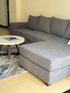 Goldish Mango at Kilimani Yaya