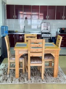 Goldish Mango at Kilimani Yaya