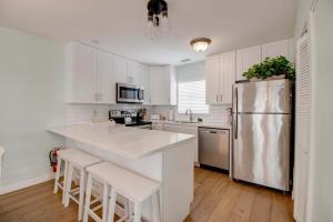 Sea Esta Suite - Duval Square