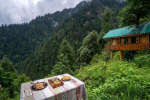 Enchanting Cottage With Valley View By Bastiat Stays