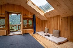 Enchanting Cottage With Valley View By Bastiat Stays