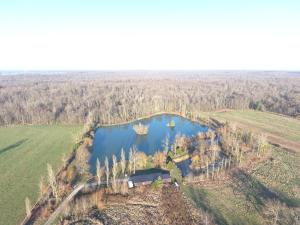 Chalets Exclusive Lodge overlooking private lake : photos des chambres