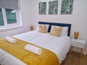 Lovely 2 Bed Heathrow and parking