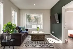 Free Heated Parking, Close to DT, Pet Friendly - Calgary