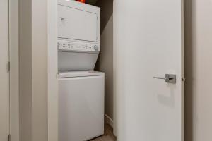 Free Heated Parking, Close to DT, Pet Friendly
