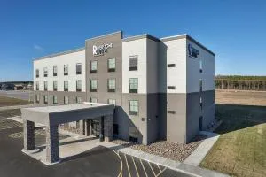 Riverstone Suites by Cobblestone Hotels - Chippewa Falls - أو كلير