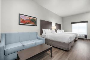 Queen Studio - Disability Access room in Riverstone Suites - Chippewa Falls