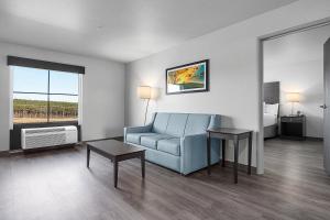 Suite room in Riverstone Suites - Chippewa Falls