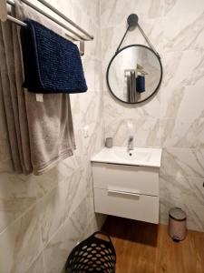 Appartements Studio Climatise Parking Gratuit : photos des chambres