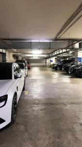 A Comfy And Artsy Apartment