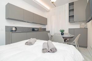 2CO4 - Duomo - Modern Central -