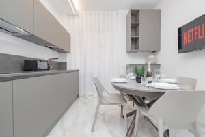 2CO4 - Duomo - Modern Central -