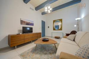 Cozy 3rd-Floor Valletta Apartment by the Seafront by 360 Estates