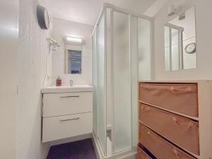 Charmante Maison, Terrasse,parking domaine du pins, piscine