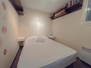 Charmante Maison, Terrasse,parking domaine du pins, piscine