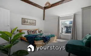 Hulley House by YourStays - Superb house near Hurdsfield Business Park, perfect for Astrazenica! - 博灵顿