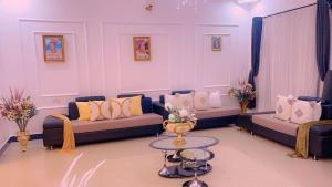 Evelina House