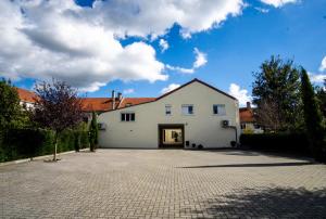 Appartements A L'Ombre du Pin - Large T4 Duplex near Disneyland and Paris, 1-7 Guests : photos des chambres