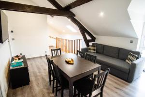 Appartements A L'Ombre du Pin - Large T4 Duplex near Disneyland and Paris, 1-7 Guests : Appartement 3 Chambres