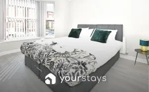 Heathfield House by YourStays - Four Bedroom House in Crewe - 沃明翰