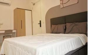 Empire CityStay Equine A6072