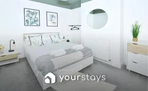 London House by YourStays - 5 Bedroom House in Newcastle-under-Lyme - 莱姆河下游的纽卡尔斯